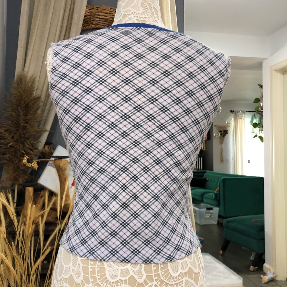 Authentic Burberry T-Shirt - Picture 2 of 14